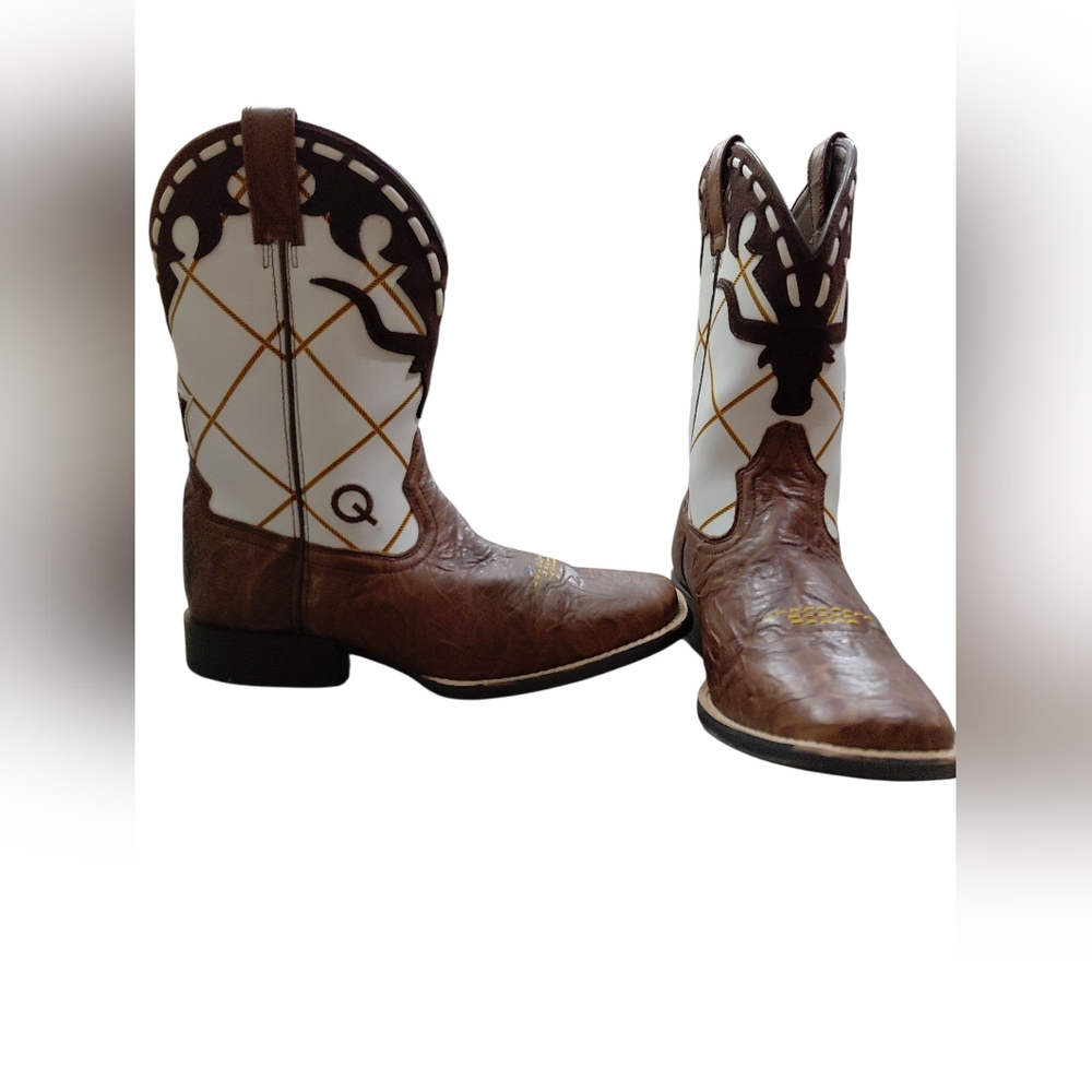 "Ariat" Like new Womens/Girls  Sz.5 Brown White and yellow Cowboy Boots....